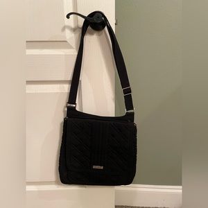 Vera Bradley black shoulder bag. Lightly used, good condition.